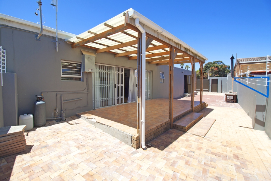 2 Bedroom Property for Sale in Faerie Knowe Western Cape
